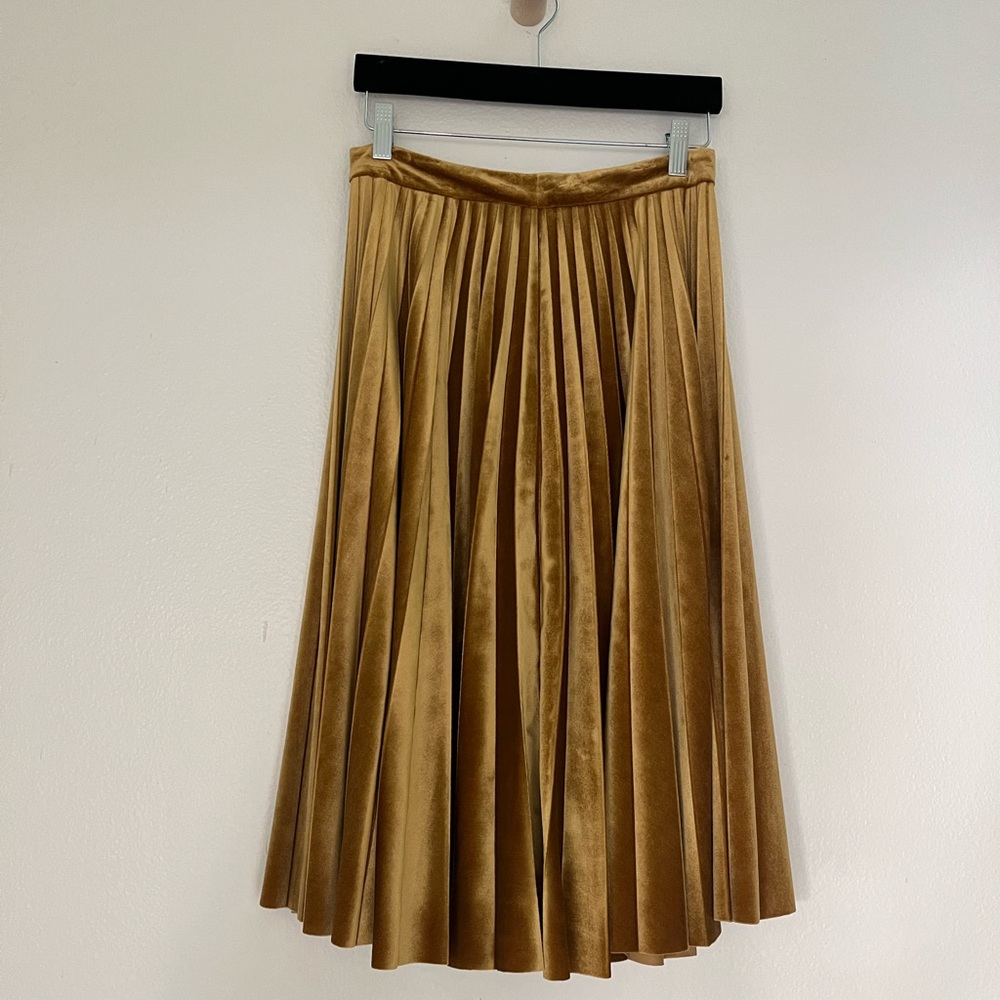 Gianni Bini Gold Pleated Midi Skirt